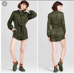 Women’s Hunter Target olive green romper Large